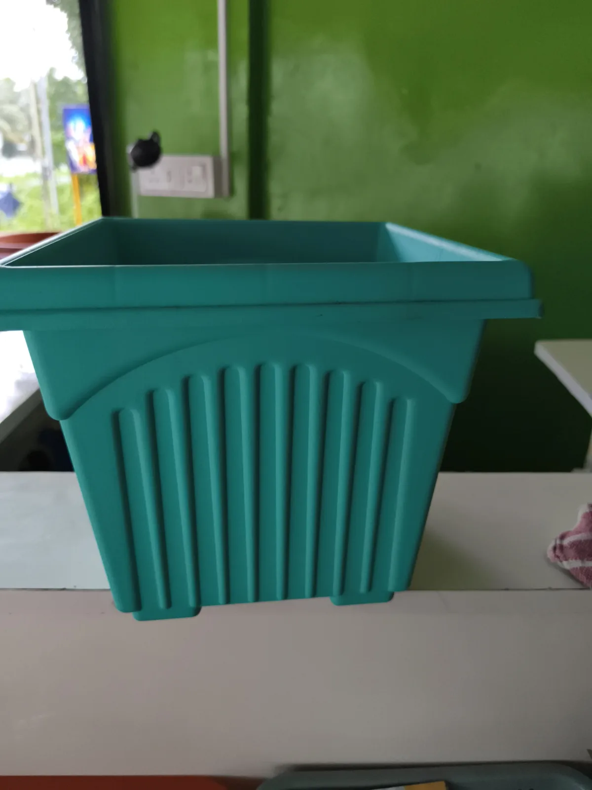 8 SQUARE POT