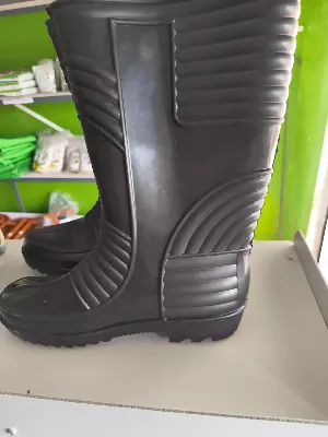 Gum boots black