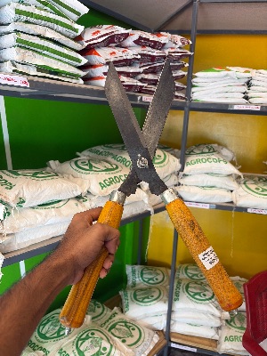 HEDGE SHEAR REGULAR TYPE BLACK