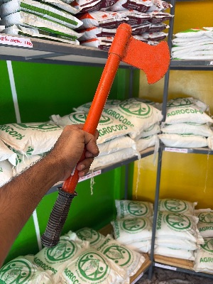 GARDEN AXE