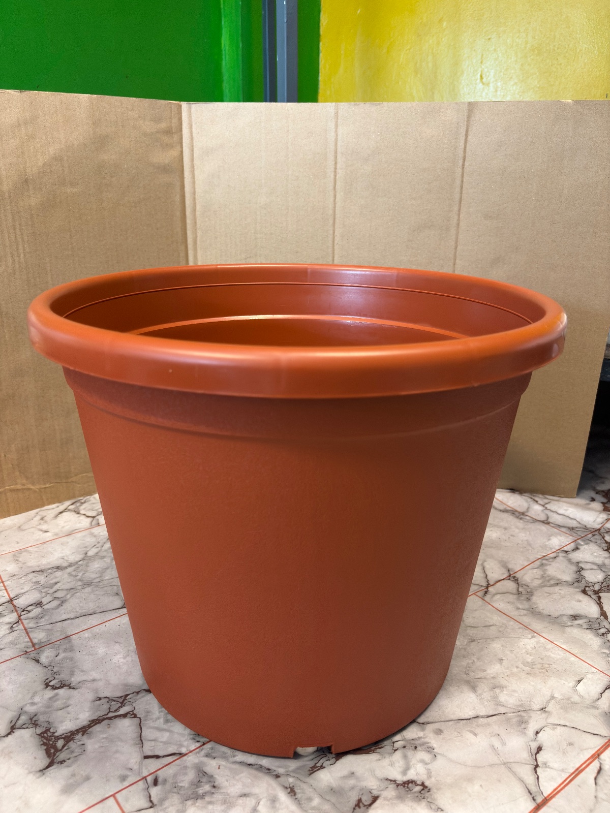 14" TC PLASTIC CONTAINER